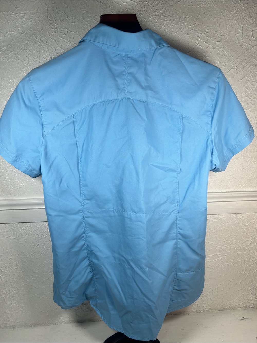 Columbia Omni-Shade Light Blue Short-Sleeve Button-Down Shirt Woman’s Size M - Picture 5 of 7